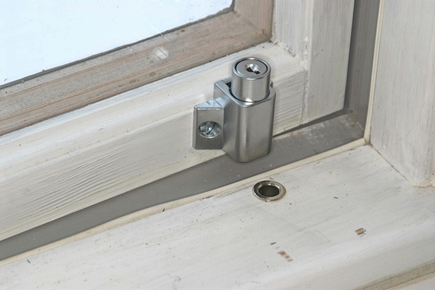 Stoppa tjuven med starkt säkerhetsglas av laminat. Stoppa tjuven med starkt säkerhetsglas av laminat.